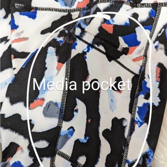 Calvin Klein Performance Women's Active Bike Short multicolor with pockets Smal - Picture 10 of 10